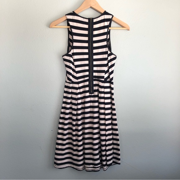 Max and Riley Dress - Picture 2 of 5